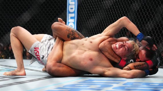 Alexandre Pantoja Submits Kai Asakura, Retains Flyweight Title at UFC 310